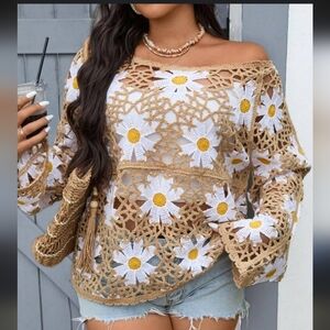 Floral daisy crochet long sleeve top